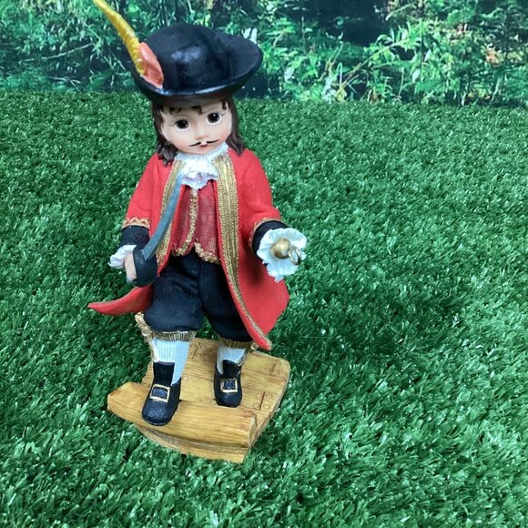 Madame Alexander Captain Hook Figurine With Box - Picture 2 of 10